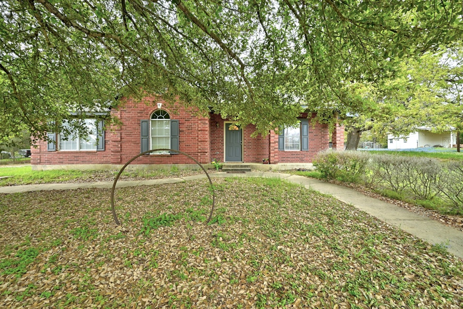 117 Williams Street, Bastrop, TX 78602, Presented by James Beck, Centum